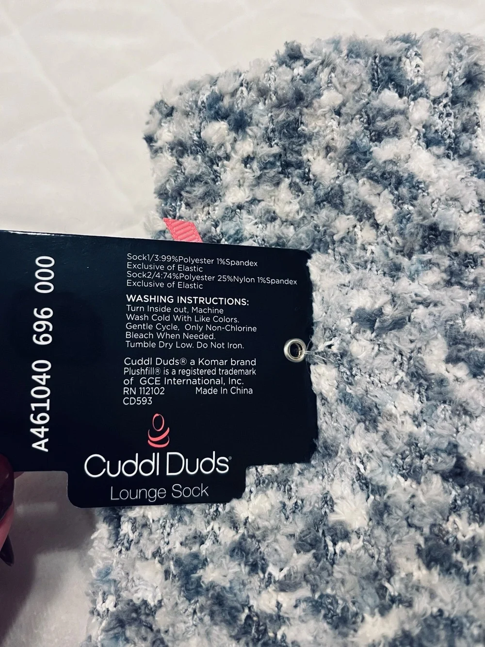 Cuddl Duds women’s Gray & White Plush Lounge Socks
